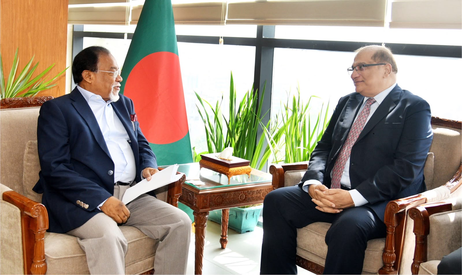 জনপ্রশাসন উপদেষ্টার সাথে পাকিস্তানি হাইকমিশনার এর সাক্ষাৎ